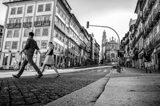 Black and white image of the streets of Porto