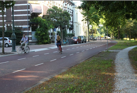 A cycling road in Utrecht